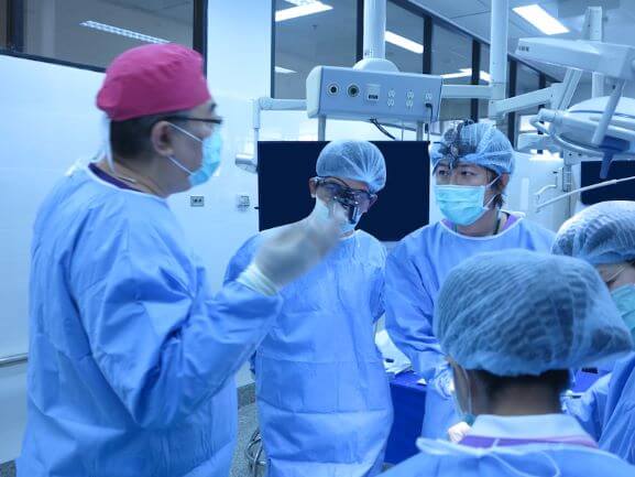 バンコクでの解剖実習とヤンヒー病院